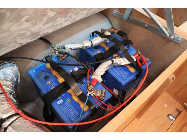 ���X�̉c�Ǝ��Ԃ͂`�l�X�F�O�O�`�o�l�P�W�F�O�O�܂łƂȂ�܂��B���T�Ηj������x���ɂȂ�܂��̂ŁA�����ӂ��������B�F�l�̂����X�S��肨�������Ă���܂��B