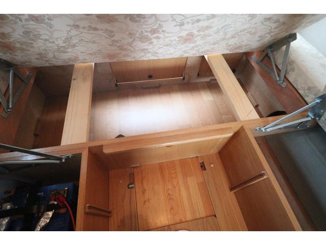 ���X�̉c�Ǝ��Ԃ͂`�l�X�F�O�O�`�o�l�P�W�F�O�O�܂łƂȂ�܂��B���T�Ηj������x���ɂȂ�܂��̂ŁA�����ӂ��������B�F�l�̂����X�S��肨�������Ă���܂��B