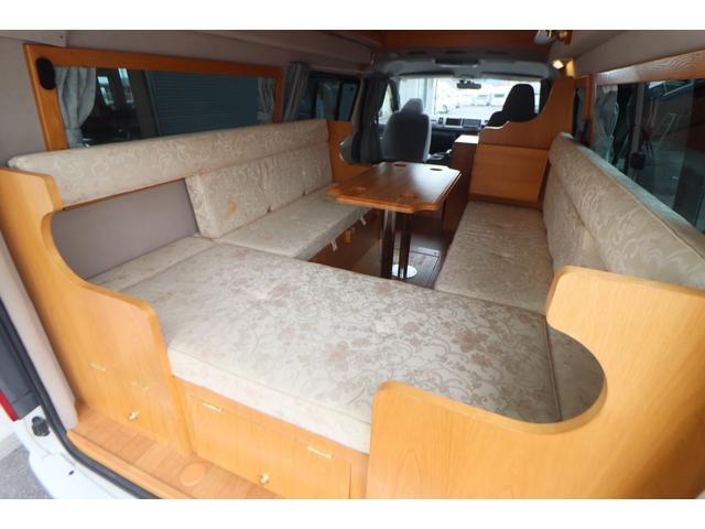 ���X�̉c�Ǝ��Ԃ͂`�l�X�F�O�O�`�o�l�P�W�F�O�O�܂łƂȂ�܂��B���T�Ηj������x���ɂȂ�܂��̂ŁA�����ӂ��������B�F�l�̂����X�S��肨�������Ă���܂��B