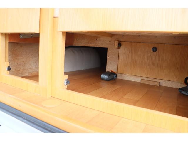 ���X�̉c�Ǝ��Ԃ͂`�l�X�F�O�O�`�o�l�P�W�F�O�O�܂łƂȂ�܂��B���T�Ηj������x���ɂȂ�܂��̂ŁA�����ӂ��������B�F�l�̂����X�S��肨�������Ă���܂��B