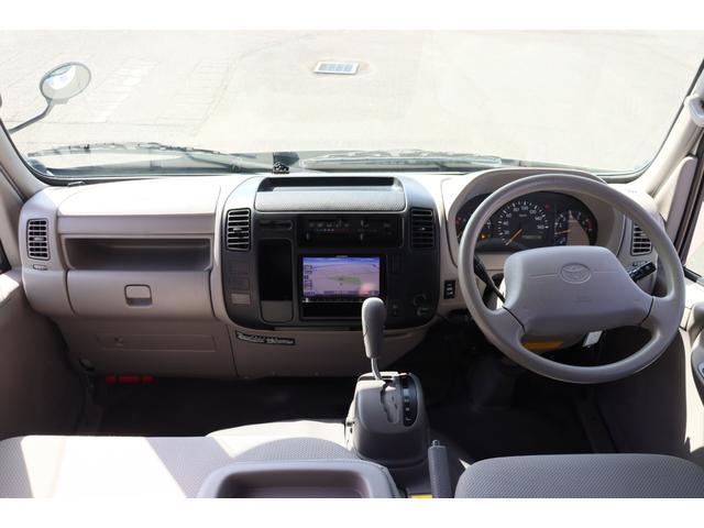 カムロード ナッツＲＶ　クレソンボーダーエディション　二段ベッド　ＦＦヒーター　ツインサブＢＴ　リアクーラー　テレビ　インバーター　冷蔵庫　ルーフベント　シンク　外部電源　走行充電　オーニング　ナビ　Ｂｌｕｅｔｏｏｔｈ　フルセグ　ＥＴＣ　キャンピングカー（13枚目）