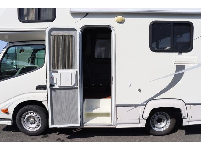 カムロード ナッツＲＶ　クレソンボーダーエディション　二段ベッド　ＦＦヒーター　ツインサブＢＴ　リアクーラー　テレビ　インバーター　冷蔵庫　ルーフベント　シンク　外部電源　走行充電　オーニング　ナビ　Ｂｌｕｅｔｏｏｔｈ　フルセグ　ＥＴＣ　キャンピングカー（33枚目）