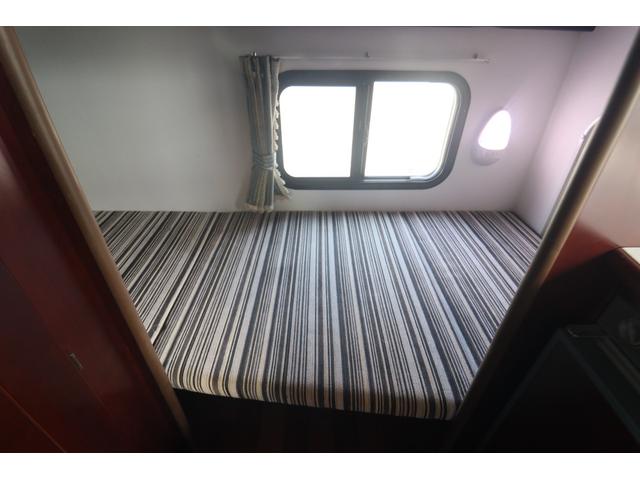 カムロード ナッツＲＶ　クレソンボーダーエディション　二段ベッド　ＦＦヒーター　ツインサブＢＴ　リアクーラー　テレビ　インバーター　冷蔵庫　ルーフベント　シンク　外部電源　走行充電　オーニング　ナビ　Ｂｌｕｅｔｏｏｔｈ　フルセグ　ＥＴＣ　キャンピングカー（46枚目）