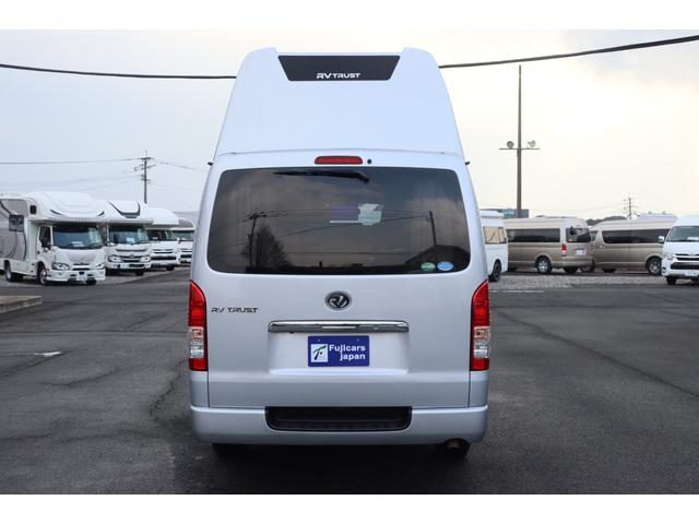 ���X�̉c�Ǝ��Ԃ͂`�l�X�F�O�O�`�o�l�P�W�F�O�O�܂łƂȂ�܂��B���T�Ηj������x���ɂȂ�܂��̂ŁA�����ӂ��������B�F�l�̂����X�S��肨�������Ă���܂��B