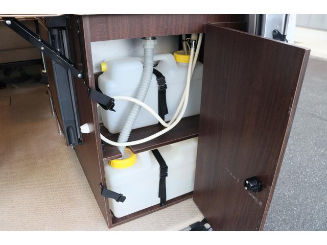 ���X�̉c�Ǝ��Ԃ͂`�l�X�F�O�O�`�o�l�P�W�F�O�O�܂łƂȂ�܂��B���T�Ηj������x���ɂȂ�܂��̂ŁA�����ӂ��������B�F�l�̂����X�S��肨�������Ă���܂��B