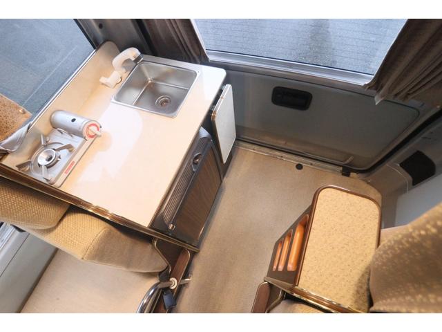 ���X�̉c�Ǝ��Ԃ͂`�l�X�F�O�O�`�o�l�P�W�F�O�O�܂łƂȂ�܂��B���T�Ηj������x���ɂȂ�܂��̂ŁA�����ӂ��������B�F�l�̂����X�S��肨�������Ă���܂��B