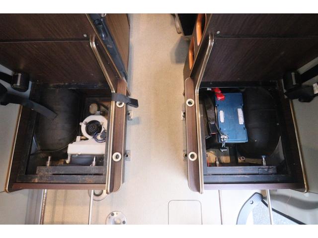 ���X�̉c�Ǝ��Ԃ͂`�l�X�F�O�O�`�o�l�P�W�F�O�O�܂łƂȂ�܂��B���T�Ηj������x���ɂȂ�܂��̂ŁA�����ӂ��������B�F�l�̂����X�S��肨�������Ă���܂��B