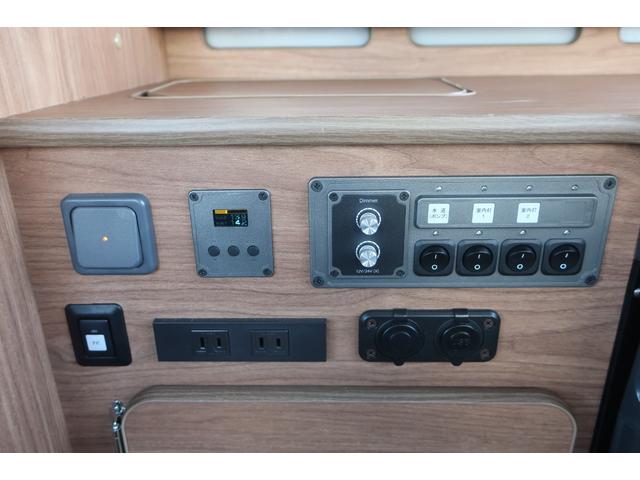 ���X�̉c�Ǝ��Ԃ͂`�l�X�F�O�O�`�o�l�P�W�F�O�O�܂łƂȂ�܂��B���T�Ηj������x���ɂȂ�܂��̂ŁA�����ӂ��������B�F�l�̂����X�S��肨�������Ă���܂��B