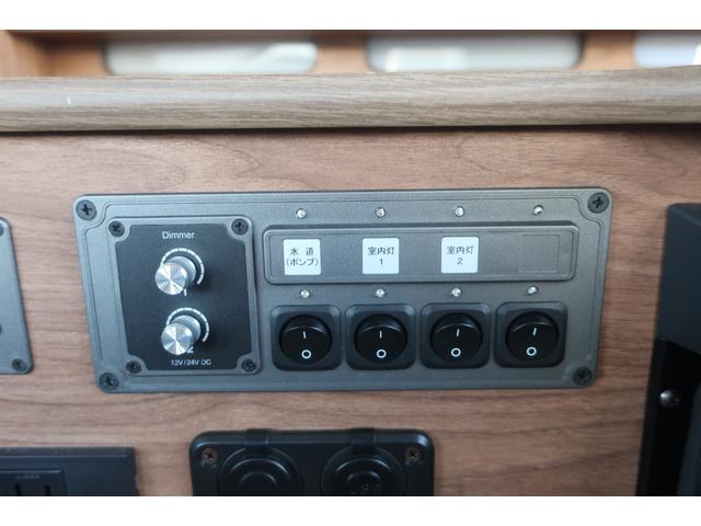 ���X�̉c�Ǝ��Ԃ͂`�l�X�F�O�O�`�o�l�P�W�F�O�O�܂łƂȂ�܂��B���T�Ηj������x���ɂȂ�܂��̂ŁA�����ӂ��������B�F�l�̂����X�S��肨�������Ă���܂��B