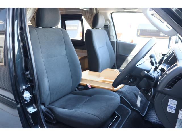 ハイエースバン ＦＯＣＳ　ＤＳコンパクト　ＦＦヒーター　インバーター４００Ｗ　ツインサブバッテリー　冷蔵庫　シンク　リアクーラー　リアヒーター　走行充電　外部電源　フリップダウンモニター　ナビ　Ｂｌｕｅｔｏｏｔｈ　フルセグ　Ｂｌｕｅｔｏｏｔｈ（13枚目）