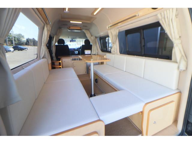 ハイエースバン ＦＯＣＳ　ＤＳコンパクト　ＦＦヒーター　インバーター４００Ｗ　ツインサブバッテリー　冷蔵庫　シンク　リアクーラー　リアヒーター　走行充電　外部電源　フリップダウンモニター　ナビ　Ｂｌｕｅｔｏｏｔｈ　フルセグ　Ｂｌｕｅｔｏｏｔｈ（30枚目）