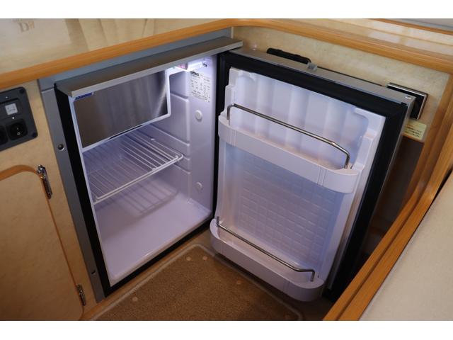 ハイエースバン ＦＯＣＳ　ＤＳコンパクト　ＦＦヒーター　インバーター４００Ｗ　ツインサブバッテリー　冷蔵庫　シンク　リアクーラー　リアヒーター　走行充電　外部電源　フリップダウンモニター　ナビ　Ｂｌｕｅｔｏｏｔｈ　フルセグ　Ｂｌｕｅｔｏｏｔｈ（31枚目）