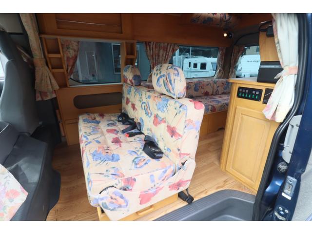 ���X�̉c�Ǝ��Ԃ͂`�l�X�F�O�O�`�o�l�P�W�F�O�O�܂łƂȂ�܂��B���T�Ηj������x���ɂȂ�܂��̂ŁA�����ӂ��������B�F�l�̂����X�S��肨�������Ă���܂��B