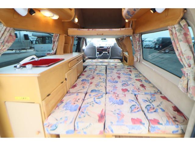 ���X�̉c�Ǝ��Ԃ͂`�l�X�F�O�O�`�o�l�P�W�F�O�O�܂łƂȂ�܂��B���T�Ηj������x���ɂȂ�܂��̂ŁA�����ӂ��������B�F�l�̂����X�S��肨�������Ă���܂��B