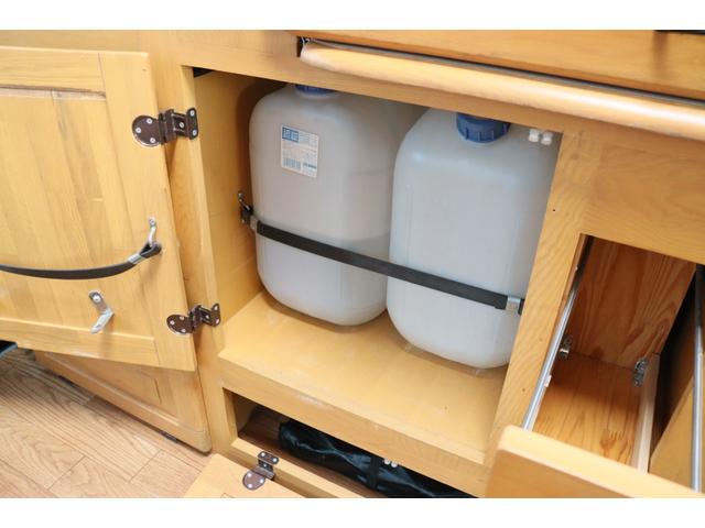 ���X�̉c�Ǝ��Ԃ͂`�l�X�F�O�O�`�o�l�P�W�F�O�O�܂łƂȂ�܂��B���T�Ηj������x���ɂȂ�܂��̂ŁA�����ӂ��������B�F�l�̂����X�S��肨�������Ă���܂��B