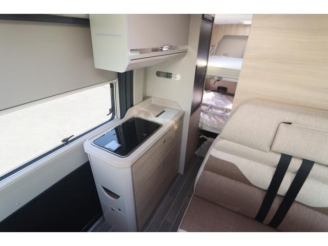 �L�b�`���X�y�[�X�ɂ̓K���X�J�o�[�t�Q�R�����o�[�i�[�A������t���V���N�𑕔��B