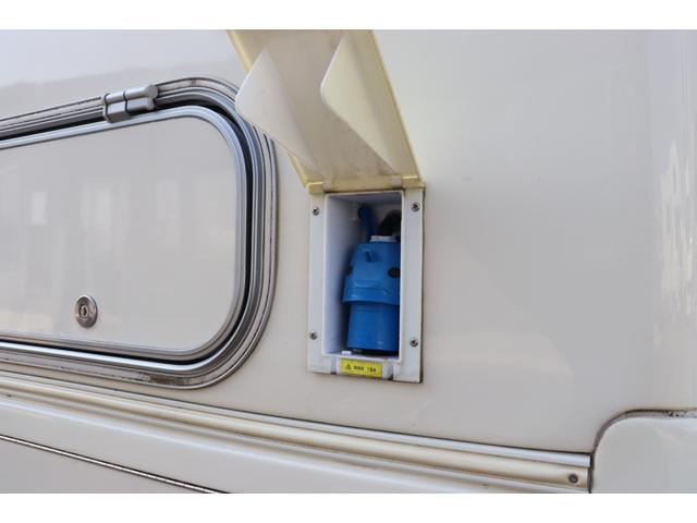 カムロード バンテック コルドリーブス 家庭用エアコン FFヒーター ソーラーパネル インバーター1500W トリプルサブバッテリー マックスファン 冷蔵庫 ナビ フルセグ Bluetooth ETC2.0 ワンオーナー キャンピングカー(26枚目)