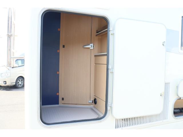 カムロード バンテック コルドリーブス 家庭用エアコン FFヒーター ソーラーパネル インバーター1500W トリプルサブバッテリー マックスファン 冷蔵庫 ナビ フルセグ Bluetooth ETC2.0 ワンオーナー キャンピングカー(30枚目)