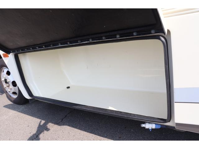 カムロード バンテック コルドリーブス 家庭用エアコン FFヒーター ソーラーパネル インバーター1500W トリプルサブバッテリー マックスファン 冷蔵庫 ナビ フルセグ Bluetooth ETC2.0 ワンオーナー キャンピングカー(35枚目)