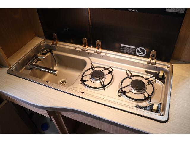 カムロード バンテック コルドリーブス 家庭用エアコン FFヒーター ソーラーパネル インバーター1500W トリプルサブバッテリー マックスファン 冷蔵庫 ナビ フルセグ Bluetooth ETC2.0 ワンオーナー キャンピングカー(50枚目)