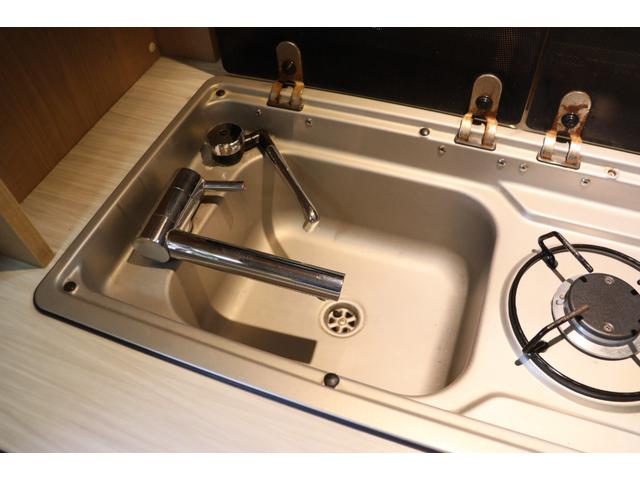 カムロード バンテック コルドリーブス 家庭用エアコン FFヒーター ソーラーパネル インバーター1500W トリプルサブバッテリー マックスファン 冷蔵庫 ナビ フルセグ Bluetooth ETC2.0 ワンオーナー キャンピングカー(52枚目)