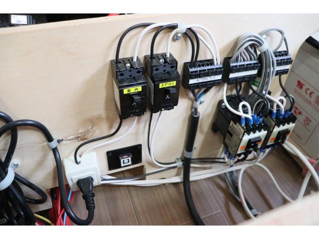 カムロード バンテック コルドリーブス 家庭用エアコン FFヒーター ソーラーパネル インバーター1500W トリプルサブバッテリー マックスファン 冷蔵庫 ナビ フルセグ Bluetooth ETC2.0 ワンオーナー キャンピングカー(62枚目)