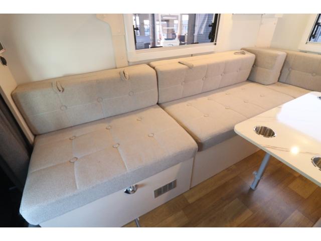 ハイゼットトラック ＪＰスター　ハッピー１＋　４ＷＤ　４００Ａｈリチウム／１２Ｖクーラー／ＦＦヒーター／冷蔵庫／液晶テレビ／電子レンジ／マックスファン／サイバーナビ／ＥＴＣ２．０／前後ドラレコ／前後スタビ／社外ショック／リアエアロ／キャンピングカー（3枚目）