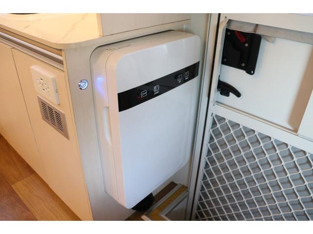 ハイゼットトラック ＪＰスター　ハッピー１＋　４ＷＤ　４００Ａｈリチウム／１２Ｖクーラー／ＦＦヒーター／冷蔵庫／液晶テレビ／電子レンジ／マックスファン／サイバーナビ／ＥＴＣ２．０／前後ドラレコ／前後スタビ／社外ショック／リアエアロ／キャンピングカー（9枚目）