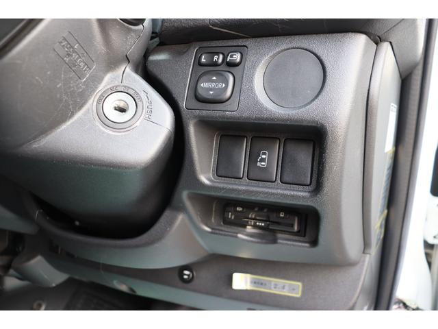 ���X�̉c�Ǝ��Ԃ͂`�l�X�F�O�O�`�o�l�P�W�F�O�O�܂łƂȂ�܂��B���T�Ηj������x���ɂȂ�܂��̂ŁA�����ӂ��������B�F�l�̂����X�S��肨�������Ă���܂��B