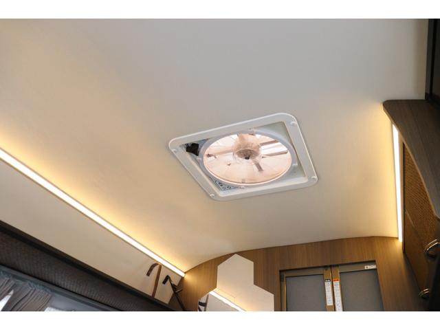 ���X�̉c�Ǝ��Ԃ͂`�l�X�F�O�O�`�o�l�P�W�F�O�O�܂łƂȂ�܂��B���T�Ηj������x���ɂȂ�܂��̂ŁA�����ӂ��������B�F�l�̂����X�S��肨�������Ă���܂��B