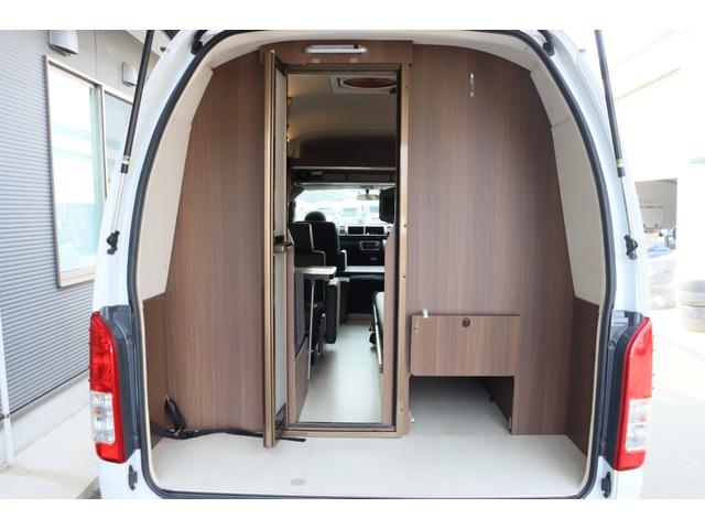 ���X�̉c�Ǝ��Ԃ͂`�l�X�F�O�O�`�o�l�P�W�F�O�O�܂łƂȂ�܂��B���T�Ηj������x���ɂȂ�܂��̂ŁA�����ӂ��������B�F�l�̂����X�S��肨�������Ă���܂��B