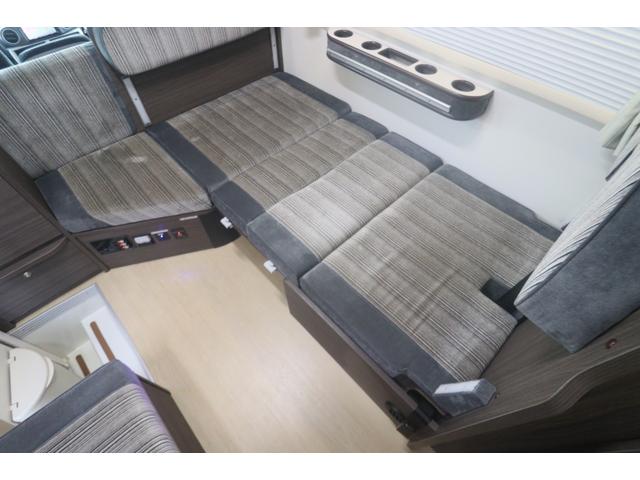 東和モータース　ヴォーンズィーベン　家庭用エアコン　ＦＦヒーター　ソーラーパネル　インバーター１５００Ｗ　マックスファン　トリプルサブＢＴ　ＤＣ冷蔵庫　シンク　オーニング　ナビ　フルセグ　ＥＴＣ　二段ベッド　キャンピングカー（画像4）