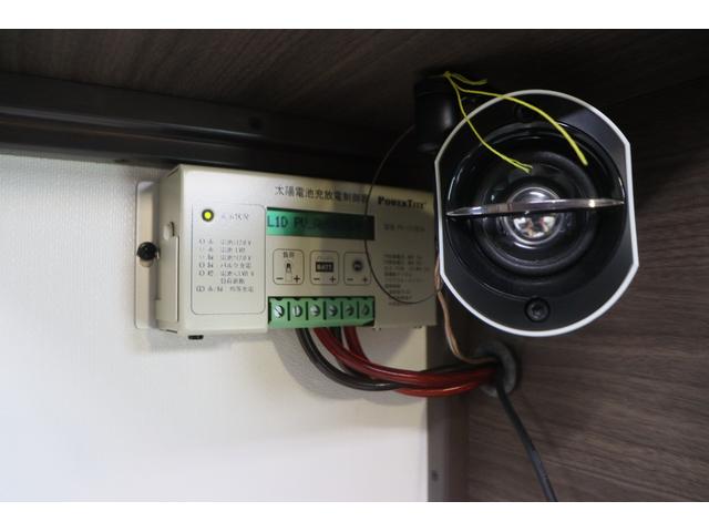 東和モータース　ヴォーンズィーベン　家庭用エアコン　ＦＦヒーター　ソーラーパネル　インバーター１５００Ｗ　マックスファン　トリプルサブＢＴ　ＤＣ冷蔵庫　シンク　オーニング　ナビ　フルセグ　ＥＴＣ　二段ベッド　キャンピングカー（画像46）