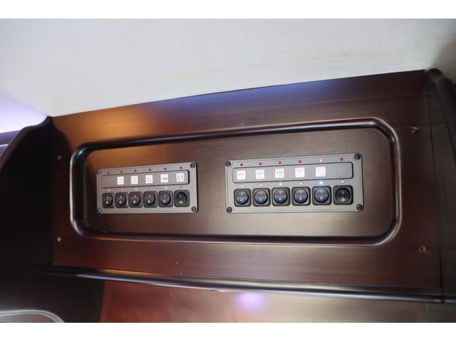 ＡｔｏＺ　アルファＳＳＳ　インバーター１５００Ｗ　テレビ　電子レンジ　サブバッテリー　走行充電　外部電源　ＤＣ冷蔵庫　シンク　ＳＤナビ　ワンセグ　ＥＴＣ　ダブルタイヤ　常設ベッド　キャンピングカー（画像34）
