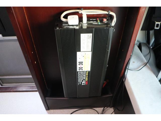 ＡｔｏＺ　アルファＳＳＳ　インバーター１５００Ｗ　テレビ　電子レンジ　サブバッテリー　走行充電　外部電源　ＤＣ冷蔵庫　シンク　ＳＤナビ　ワンセグ　ＥＴＣ　ダブルタイヤ　常設ベッド　キャンピングカー（画像39）
