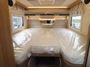 ローラーチーム　ゼフィーロ２８５ＴＬ　新車　キャンピングカー　乗車５名　就寝５名　家庭用エアコン　セーフティパック　燃料タンク９０Ｌ　右ハンドル　ＬＥＤデイライト　パーキングセンサー　温水ボイラー　ＦＦヒーター　電動プルダウンベッド　１８０馬力（13枚目）