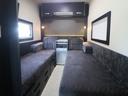 ＲＶトラスト　ＴＲ５００　Ｃ－ＬＨ　４ＷＤ　４人乗り　家庭用エアコン　ＦＦヒーター　マルチルーム　３００Ｗ＋１５００Ｗインバーター　ツインサブ　電子レンジ　リアクーラー　冷蔵庫　液晶テレビ　地デジチューナー　常時バックモニター　キャンピングカー（46枚目）