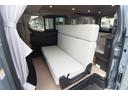 キャラバン ＦＯＣＳ　ＣＬＯＳＥＲ　Ｃａｍｐｅｒ　フォックス　クローサーキャンパー／ステルスグレー（特別塗装色）／純正フロアマット／高断熱処理／シンクキット／ＲＥＶＯシート／走行充電／外部充電／バッテリーモニター／ポタ電用コンセント／キャンピングカー（4枚目）