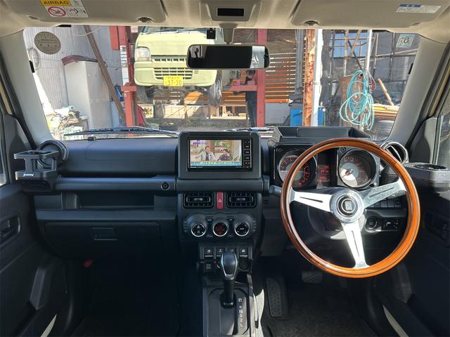 ジムニー ＸＬ　４ＷＤ　ＥＴＣ　バックカメラ　ナビ　ＴＶ　オートライト　スマートキー　アイドリングストップ　電動格納ミラー　シートヒーター　ＡＴ　盗難防止システム　ＡＢＳ　ＥＳＣ　ＣＤ　ＤＶＤ再生　ＵＳＢ（2枚目）