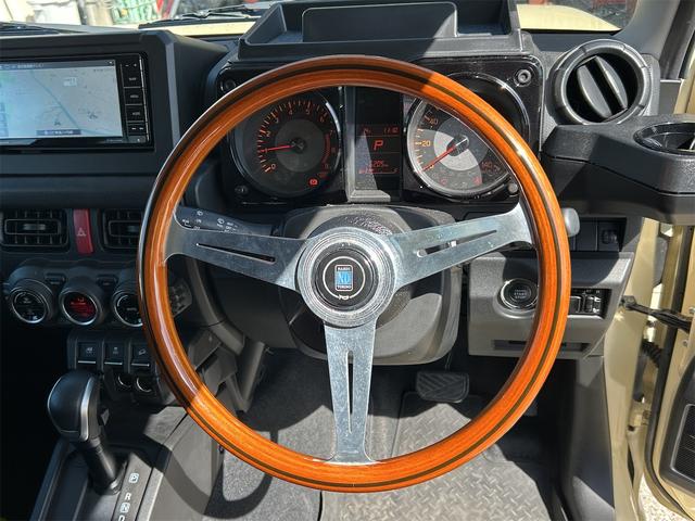 ジムニー ＸＬ　４ＷＤ　ＥＴＣ　バックカメラ　ナビ　ＴＶ　オートライト　スマートキー　アイドリングストップ　電動格納ミラー　シートヒーター　ＡＴ　盗難防止システム　ＡＢＳ　ＥＳＣ　ＣＤ　ＤＶＤ再生　ＵＳＢ（3枚目）