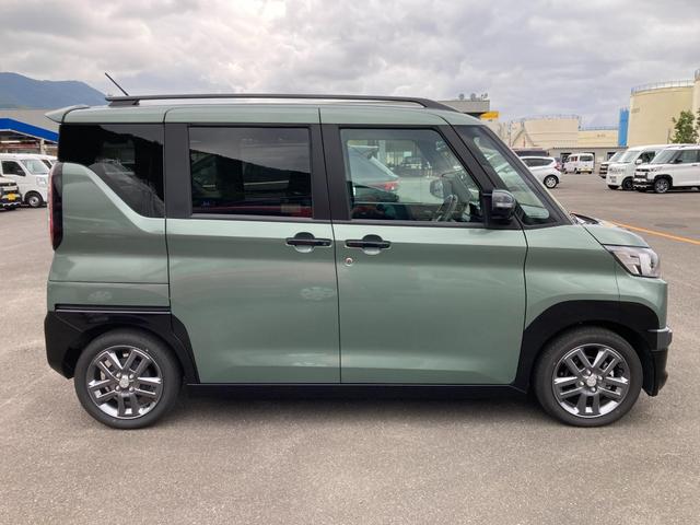 デリカミニ Ｇ　プレミアム　ワンセグ　アダプティブクルーズコントロール　オートマチックハイビーム　ＬＥＤ　シートヒーター　ベンチシート　ルーフレール　エアコン　コーナーセンサー　パワステ　アルミホイール　キーレスエントリー（7枚目）