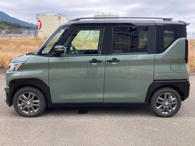 デリカミニ Ｔ　プレミアム　６６０　Ｔ　プレミアム　４ＷＤ　ＣＤ・デジタルルームミラー・全周囲カメラ　衝突軽減装置　ターボエンジン　オートハイビーム　ＬＫＡ　パワステ　フルタイム４ＷＤ　エアバッグ　ＬＥＤヘッド　ＥＳＣ　ＡＢＳ（3枚目）