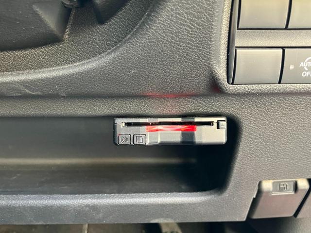 �����ÎԂł����S�ȗ��R���@���s�Ǘ�����Ƀf�[�^��o�^�B�ߋ��̃��[�^�[�������Ɖ�@�s�����Ȃ����S�ԃ`�F�b�N���Ă��܂��B�J�[�Z�u���|���X�Ȃ�ԑI�т����S�ł�