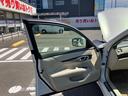 【パワーウィンドウスイッチ】後部座席も運転席から操作ができますよ☆新車では当たり前ですが、中古車を選ぶ際もこの機能があるかないかは大事ですね☆