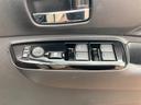 【パワーウィンドウスイッチ】後部座席も運転席から操作ができますよ☆新車では当たり前ですが、中古車を選ぶ際もこの機能があるかないかは大事ですね☆