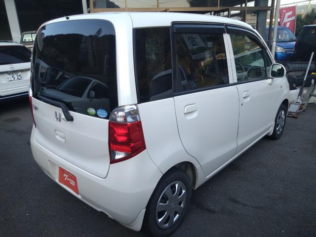 ライフ Ｇ　ＡＣ　ＰＳ　ＰＷ　ＡＢＳ　Ｗエアバッグ　　キーレス　衝突安全ボディ　ベンチシート　電動格納ミラー　ヘッドライトレベライザー付　純正モニター付きＦＭ／ＡＭ／ＣＤ付オーディオ　バックカメラ付（7枚目）