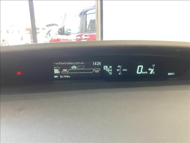 プリウス Ｓツーリングセレクション　Ｓ　ツーリングセレクション・ナビ・バックカメラ・フルセグ・ＤＶＤ・Ｂｌｕｅｔｏｏｔｈ・ＥＴＣ・障害物センサー・横滑り防止・スマートキー・ＨＩＤライト・アルミ・禁煙車（4枚目）