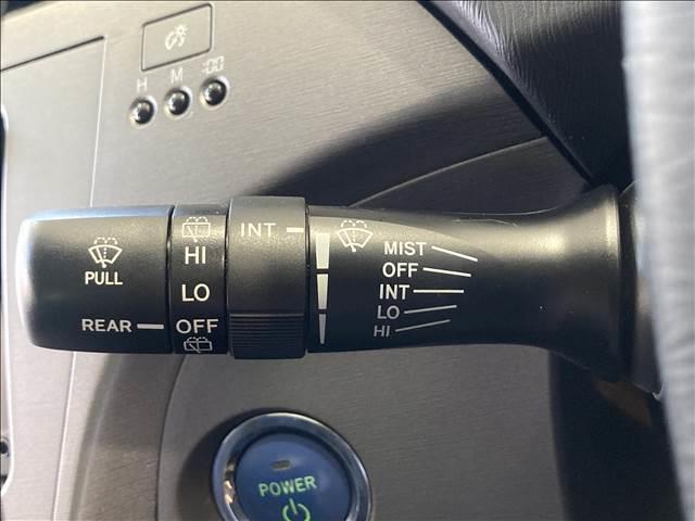 プリウス Ｓツーリングセレクション　Ｓ　ツーリングセレクション・ナビ・バックカメラ・フルセグ・ＤＶＤ・Ｂｌｕｅｔｏｏｔｈ・ＥＴＣ・障害物センサー・横滑り防止・スマートキー・ＨＩＤライト・アルミ・禁煙車（15枚目）