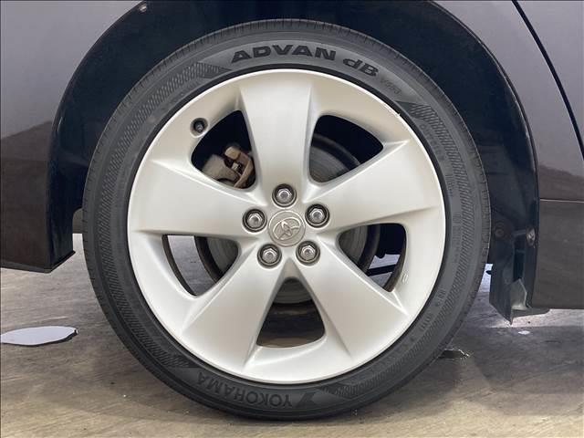 プリウス Ｓツーリングセレクション　Ｓ　ツーリングセレクション・ナビ・バックカメラ・フルセグ・ＤＶＤ・Ｂｌｕｅｔｏｏｔｈ・ＥＴＣ・障害物センサー・横滑り防止・スマートキー・ＨＩＤライト・アルミ・禁煙車（22枚目）