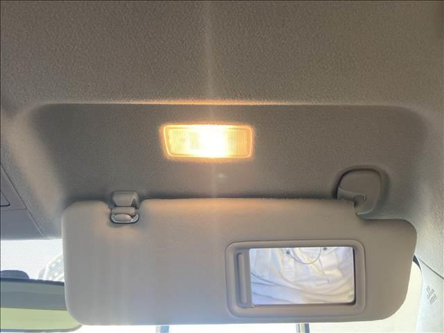 プリウス Ｓツーリングセレクション　Ｓ　ツーリングセレクション・ナビ・バックカメラ・フルセグ・ＤＶＤ・Ｂｌｕｅｔｏｏｔｈ・ＥＴＣ・障害物センサー・横滑り防止・スマートキー・ＨＩＤライト・アルミ・禁煙車（31枚目）